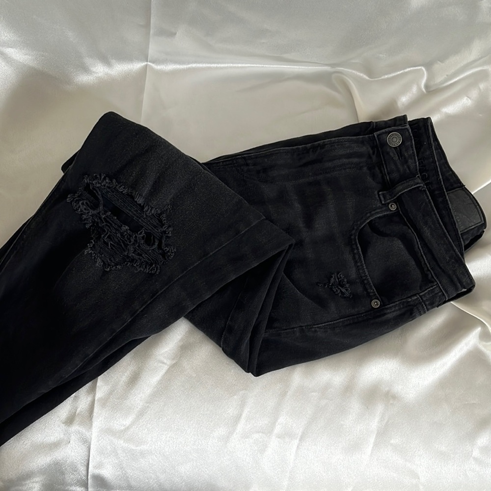 American Eagle Highwaisted Mom Jean